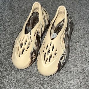 Adidas Yeezy Foam Runner Size 9